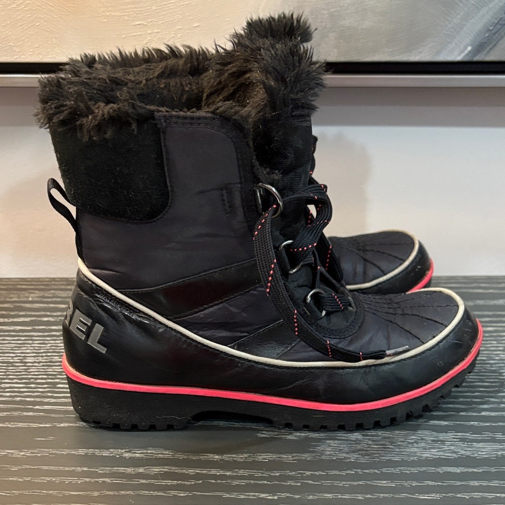 Sorel Tivoli II Women's Black Winter Boots